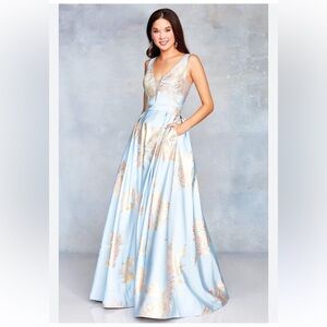 Blush Prom‎ Clarisse Deep V-neck Brocade A-line Formal Dress
Size 4
